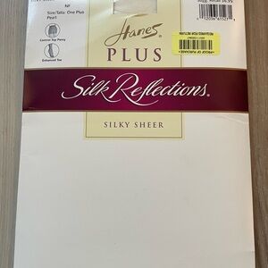 Vintage Hanes Plus Silky Sheer‎ Pantyhose - Pearl